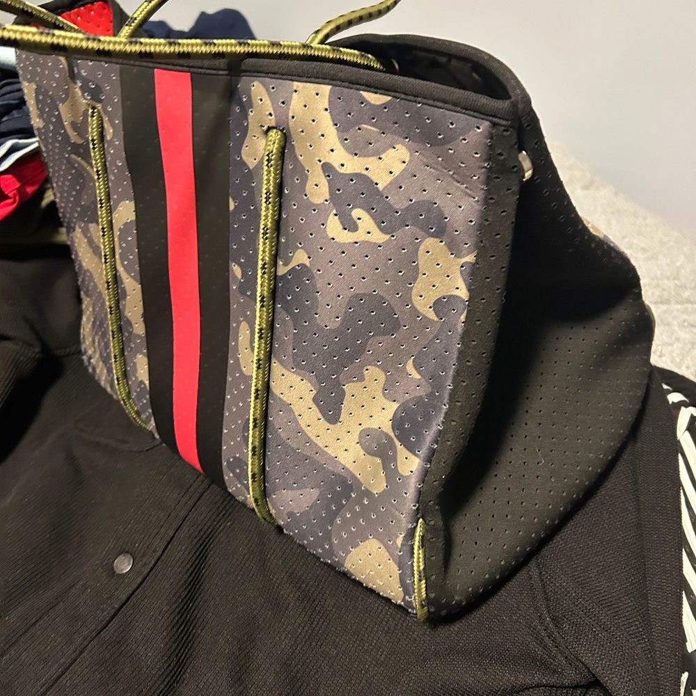 Neoprene Camouflage Tote with Red Stripe - Picture 6 of 10